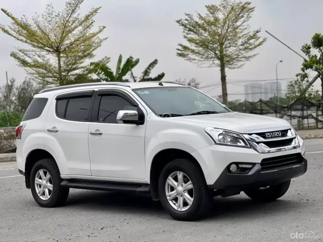 Tên tư nhân đi 8v zin km