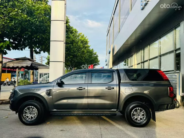 Bán tải số sàn 1 cầu chuyên chở hàng giá hợp lý, đi lướt