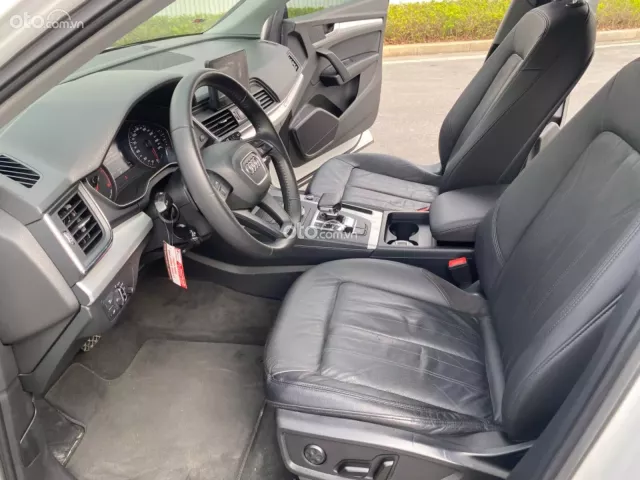 Một chủ từ đầu biển tỉnh