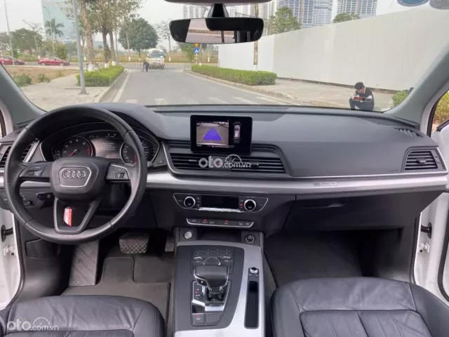 Một chủ từ đầu biển tỉnh