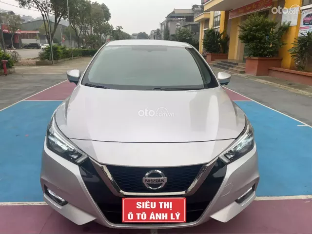 Sedan 5 chỗ số tự động, nổi tiếng lành bền, tiết kiệm