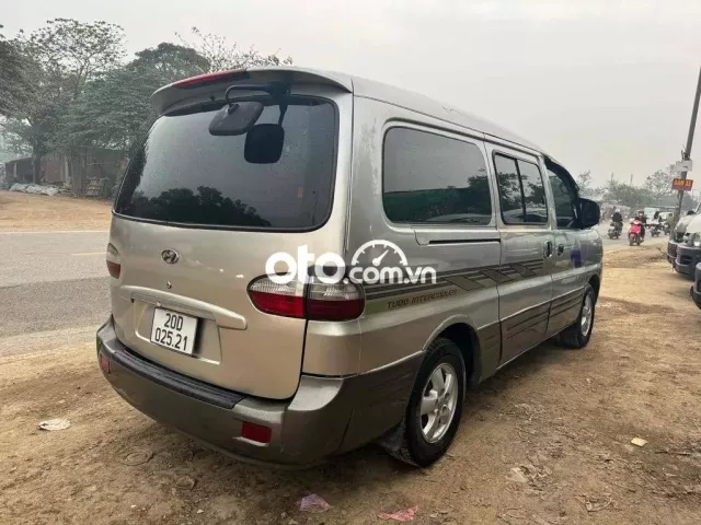 starex 2007 tự động 6 chỗ