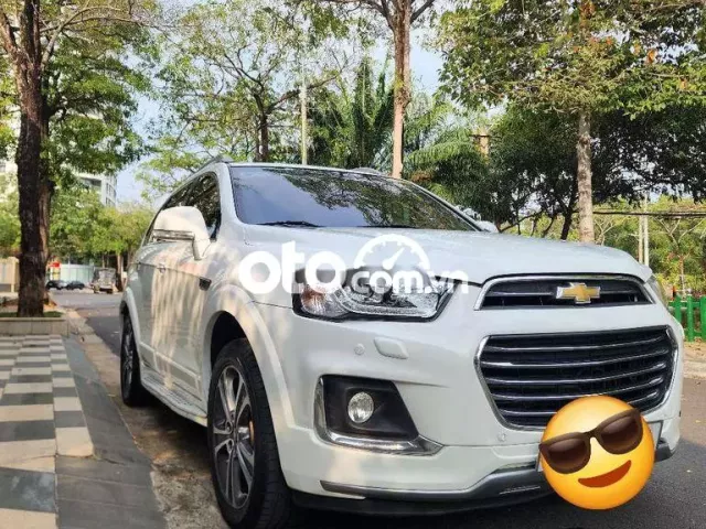 Màu trắng, nội thất đen, 7 chỗ, số tự động, 1 chủ sử dụng, biển số HCM