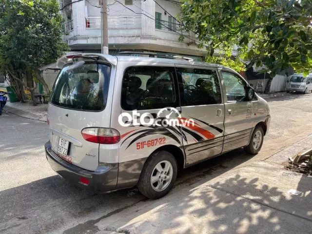 Hyundai Starex 2007 máy dầu 9 chổ