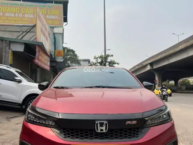 Xe trang bị nhiều đồ, 1 chủ từ đầu, giá tốt sẵn giao ngay
