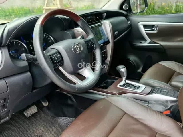 Toyota Fortuner 2.4G 4x2 AT 2019