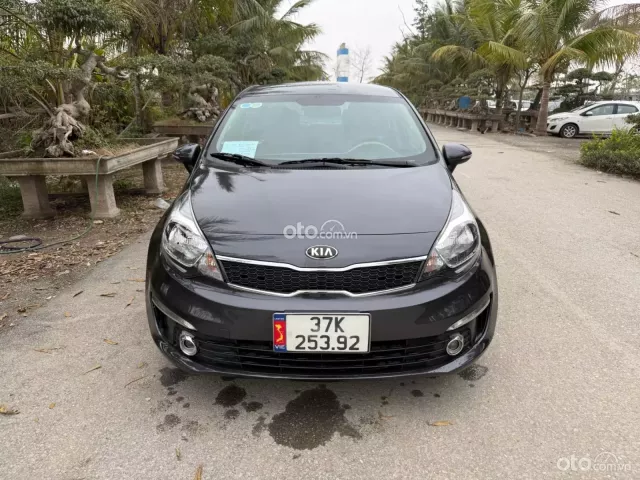 Kia Rio 2015 AT nhập Hàn màu ghi xám
