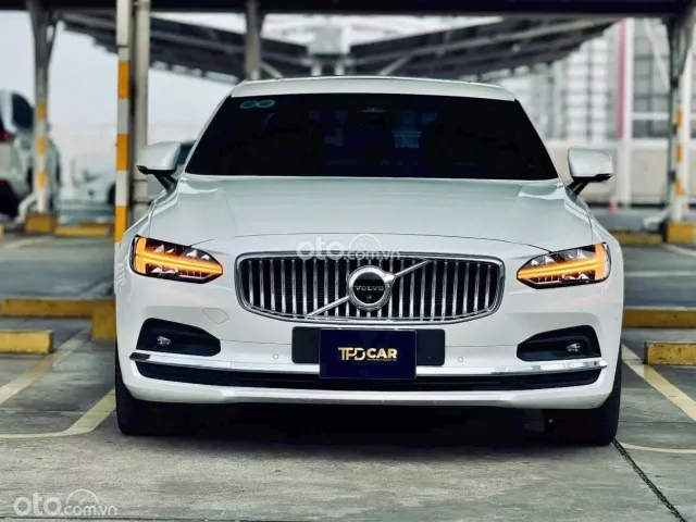 Volvo S90 Ultimate trắng/nâu sx2022