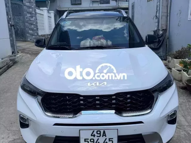 Kia Sonet 2023 Premium 1.5 AT - 8500 km