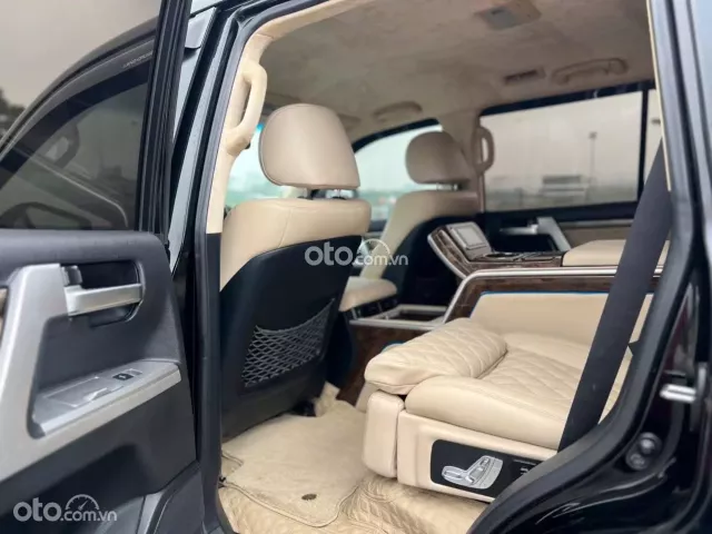 Bề thế uy nghi