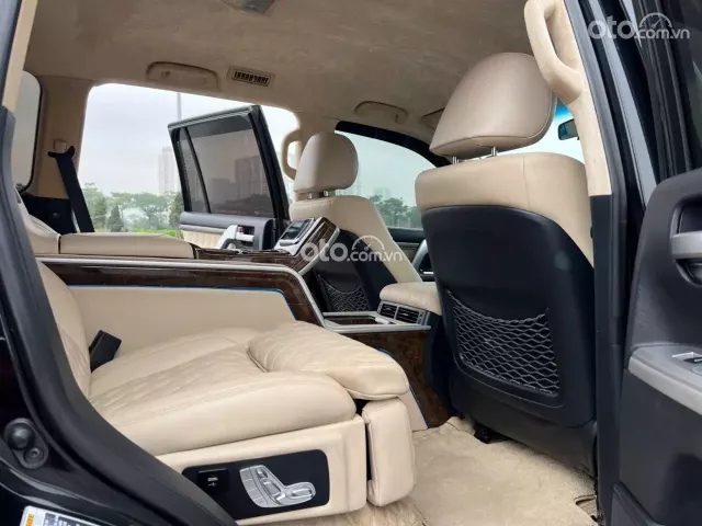 Bề thế uy nghi