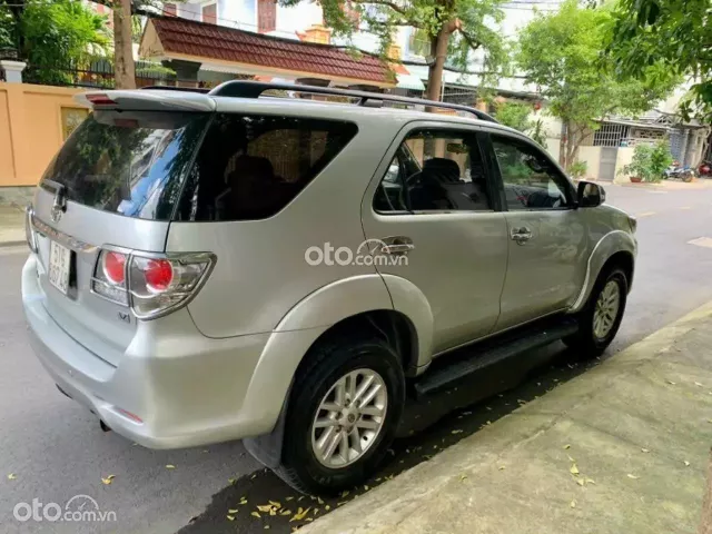 Chính chủ bán xe Toyota Fortuner bản V full option
