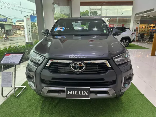 Toyota Hilux 2.8G 4×4 AT 2025