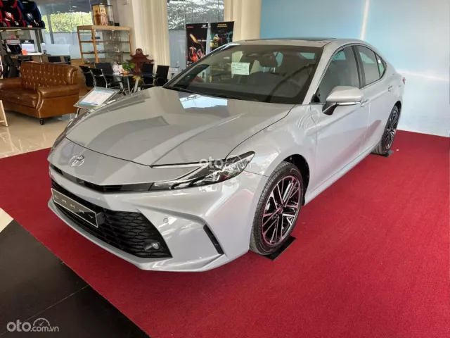 Toyota Camry 2.5HV 2025