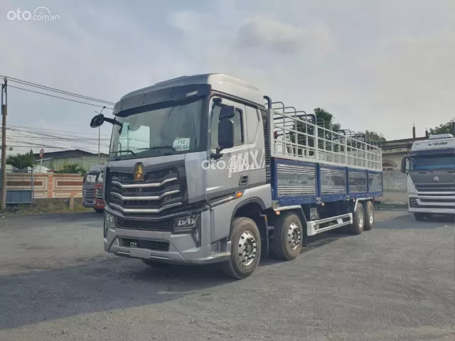 Xe tải Howo Max 4 Chân Thùng bạt Nhập Khẩu 2025