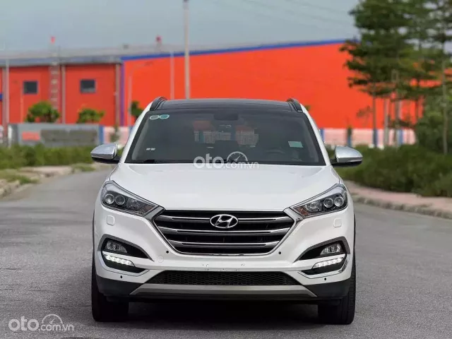 Dán phim cách nhiệt, bệ bước chân, camera hành trình