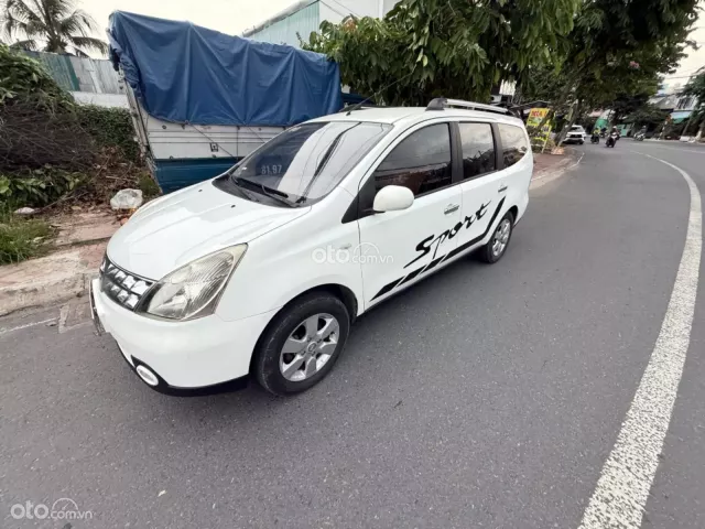 Nissan Livina 1.8 MT 2011 8
