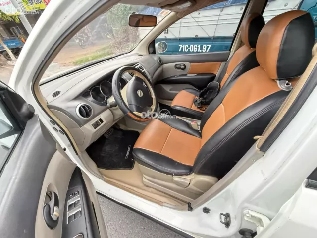 Nissan Livina 1.8 MT 2011 5