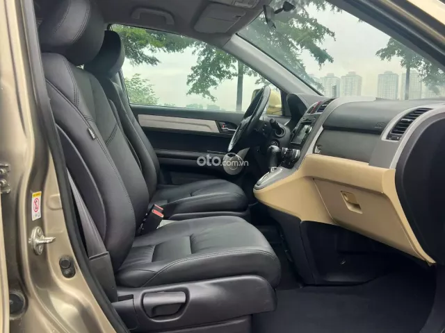 Xe cá nhân cực giữ gìn - Động cơ 2.4 mượt mà tiết kiệm