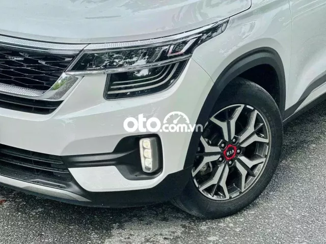 Kia Seltos 2021 1.4 DCT Premium - 40000 km