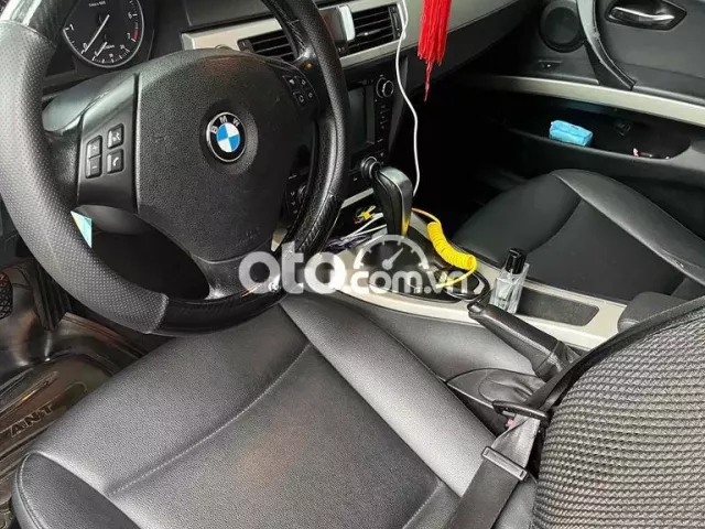 BMW 3 Series 2011 320i - 161000 km