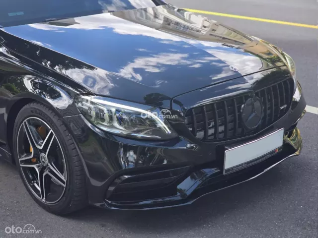 MODEL 2020 UP BODY C63 AMG