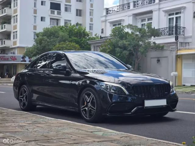 MODEL 2020 UP BODY C63 AMG