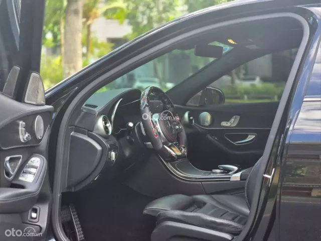 MODEL 2020 UP BODY C63 AMG