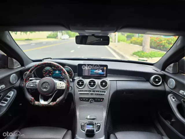 MODEL 2020 UP BODY C63 AMG