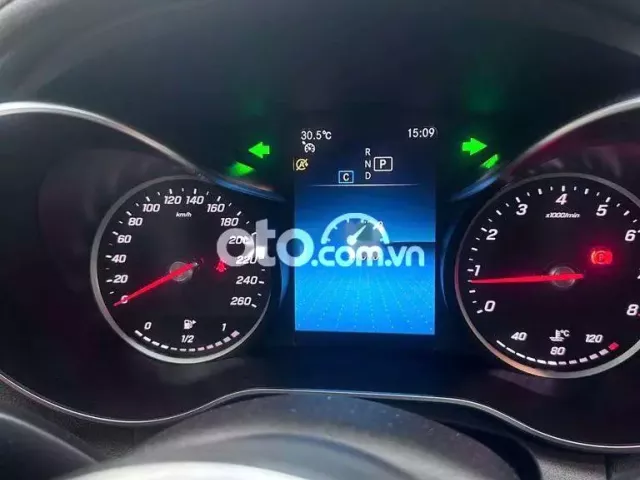 Ra đi Mercedes Benz C180 khá tốt, công chứng ngay