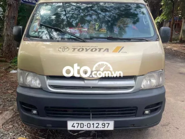 Toyota Hiace 2006 - van 3 chỗ. 1234 km
