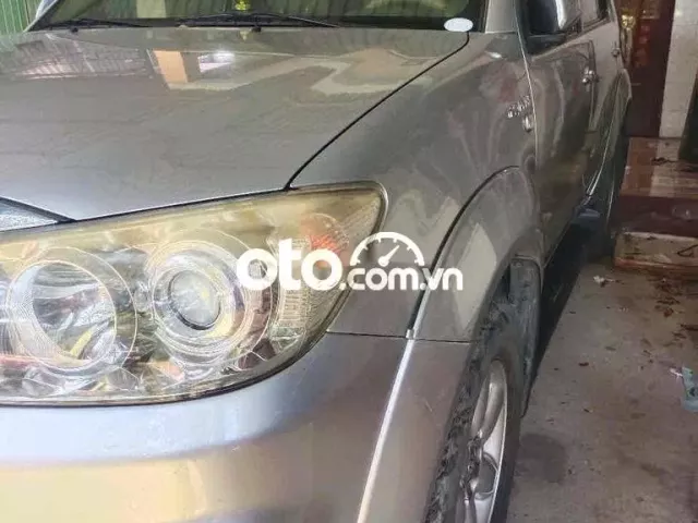 Toyota Fortuner 2010 2.7V - 500000 km