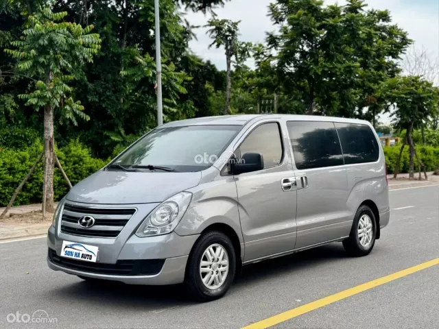Hyundai Grand Starex 2.4 MT 2017 2