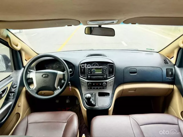 Hyundai Grand Starex 2.4 MT 2017 14