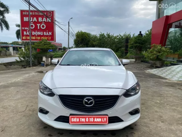 Xe sedan cao cấp thiết kế hiện đại