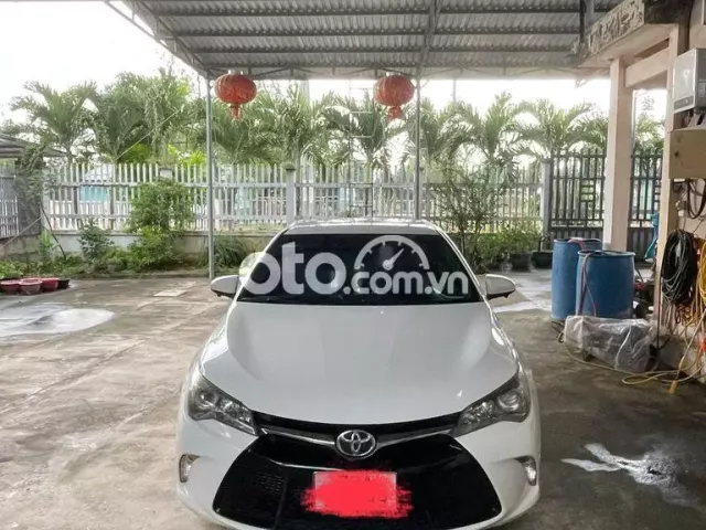 Toyota Camry 2015 SE 2.5 AT - 140000 km