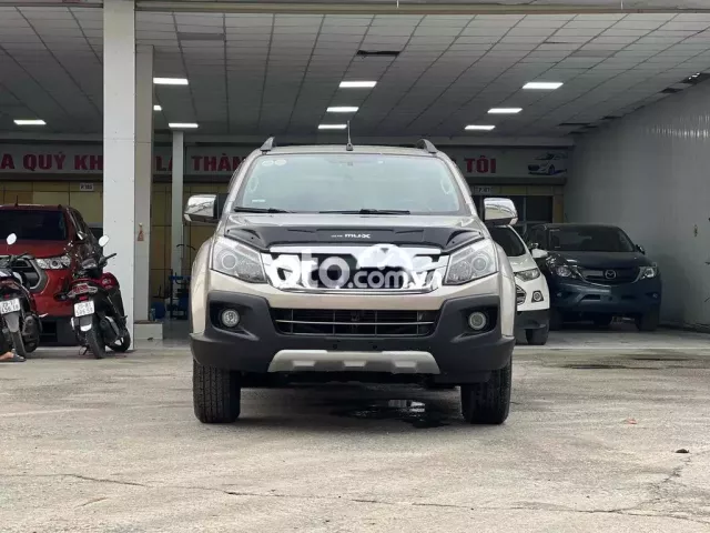 Isuzu Dmax 2016 LS 2.5 4x2 AT - 930000 km