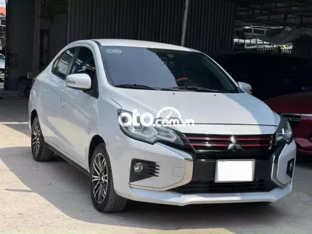 Mitsubishi Attrage 2022 Premium 1.2 CVT - 127000 k