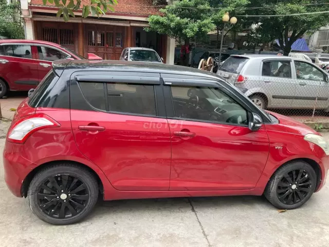 Suzuki Swift 2015 1.4 AT - 90000 km