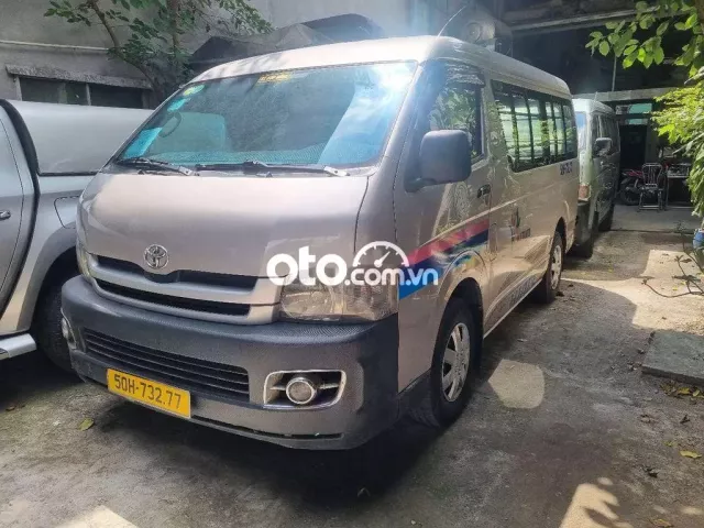 TOYOTA VAN 3 CHỖ 940KG DẦU