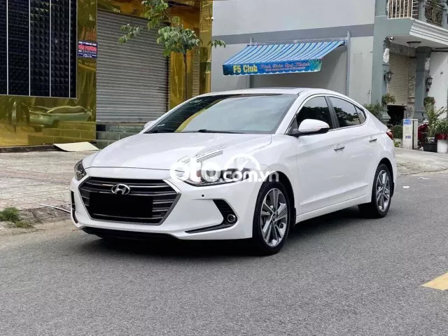 Hyundai Elantra 2018 2.0 AT - 6600 km