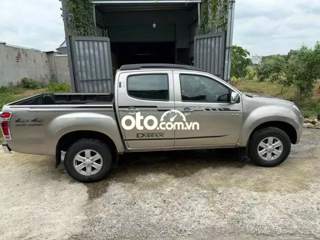Isuzu Dmax 2015 - 13600 km