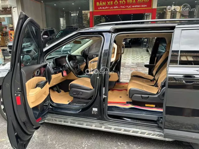 Cần bán gấp xe MPV đầy đủ tiện nghi bản Premium