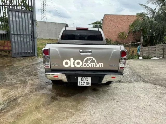 Isuzu Dmax 2015 - 13600 km