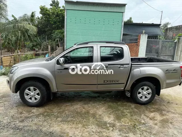 Isuzu Dmax 2015 - 13600 km