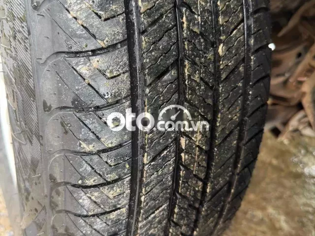 Isuzu Dmax 2015 - 13600 km