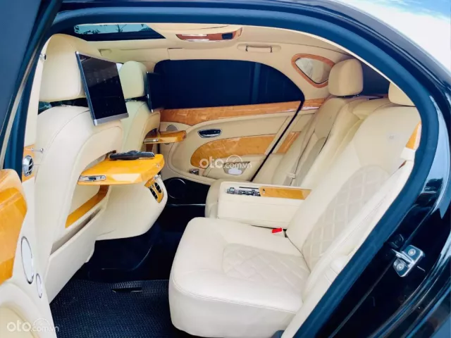 Bentley Mulsanne 6.8 V8 sản xuất 2014, chạy hơn 5 vạn km như mới!