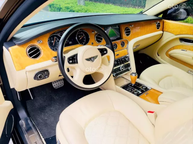Bentley Mulsanne 6.8 V8 sản xuất 2014, chạy hơn 5 vạn km như mới!
