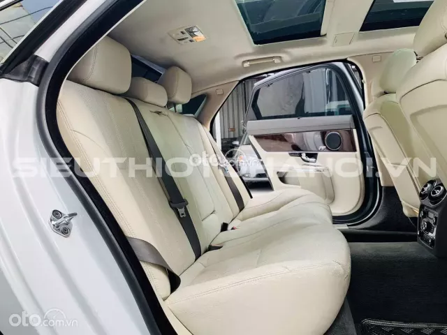 Jaguar XJ series 2010 12