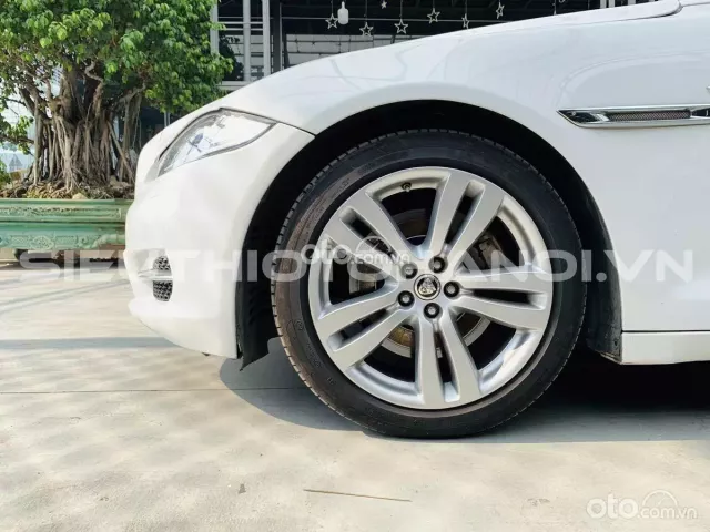 Jaguar XJ series 2010 7